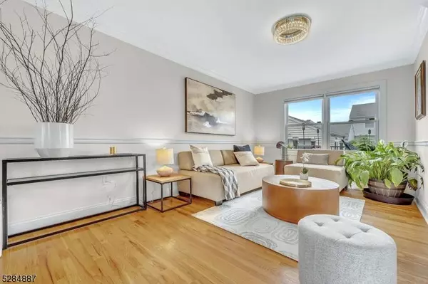 588 Oak Ave, Saddle Brook Twp., NJ 07663