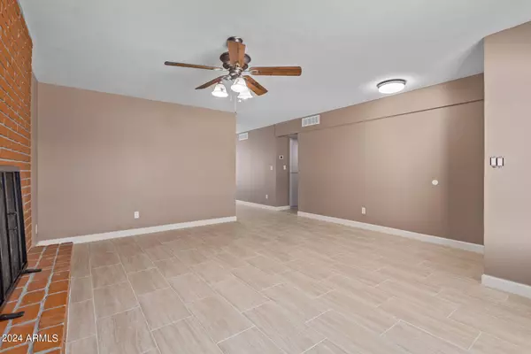 2151 W Enid Avenue, Mesa, AZ 85202