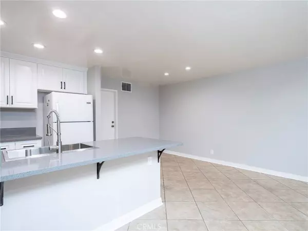 4260 Porte de Palmas #61, San Diego, CA 92122