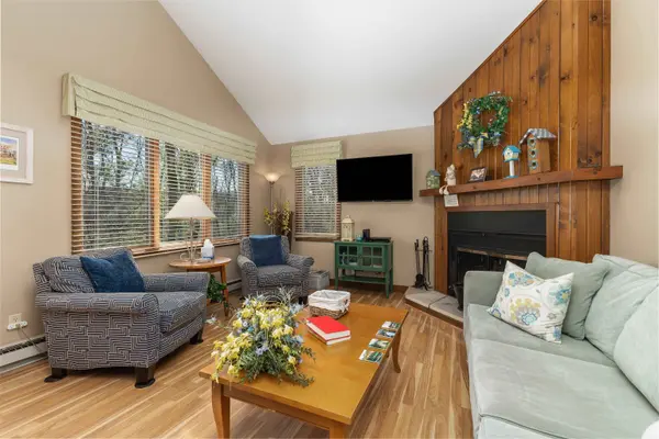 16 Farmstead, Galena, IL 61036