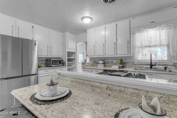 321 N 9TH Street, Coolidge, AZ 85128