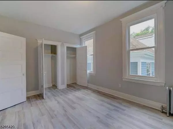 146 Bentley Ave, Jersey City, NJ 07304