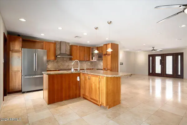 6345 E Via Estrella Avenue, Paradise Valley, AZ 85253