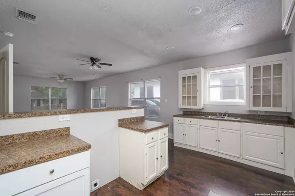 1243 BAILEY, San Antonio, TX 78210