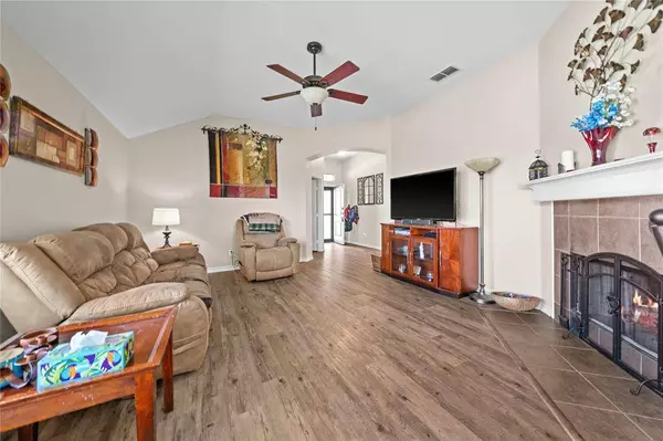 402 Asher, Lindale, TX 75771