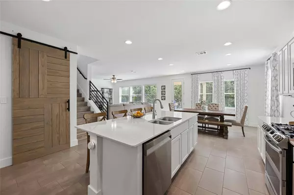 1932 Muhly Bush BND, Leander, TX 78641