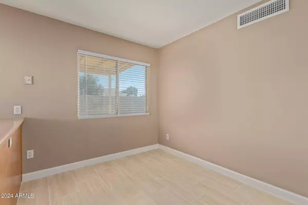 2151 W Enid Avenue, Mesa, AZ 85202