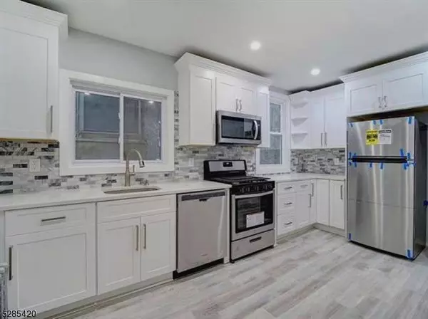 146 Bentley Ave, Jersey City, NJ 07304