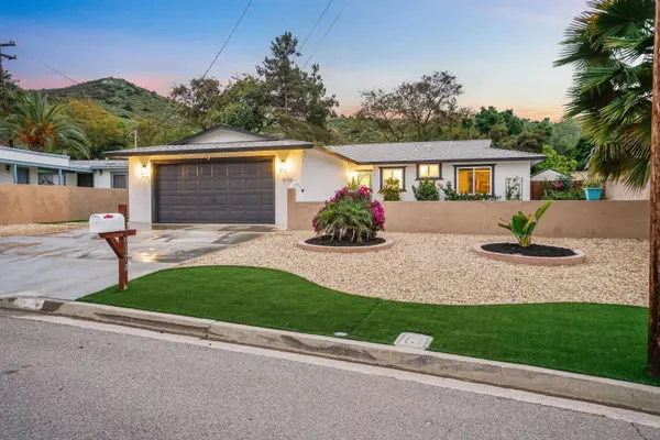 9178 Bird St, Santee, CA 92071