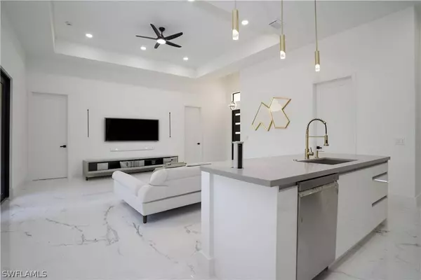 3316 4th ST SW, Lehigh Acres, FL 33976