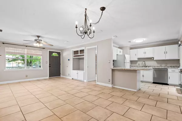 106 NW Thames Place, Fort Walton Beach, FL 32548