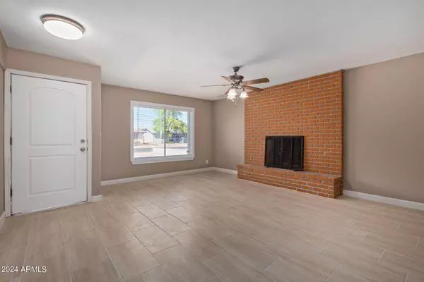 2151 W Enid Avenue, Mesa, AZ 85202