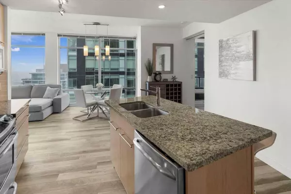 215 13 AVE SW #2005, Calgary, AB T2R 0V6