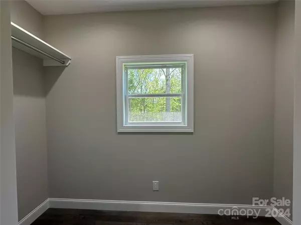 6055 Little Mountain RD, Sherrills Ford, NC 28673