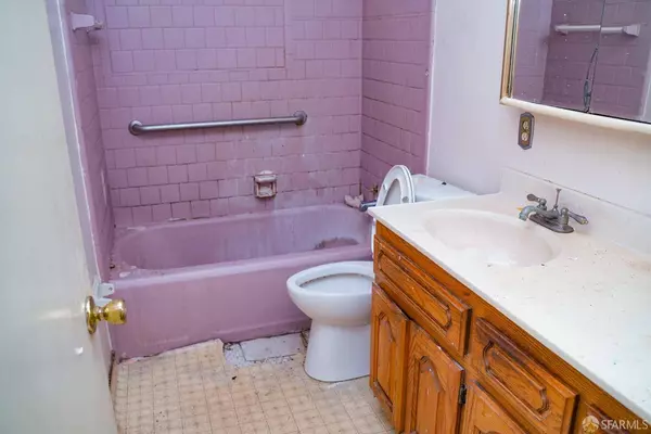 10660 Acalanes DR, Oakland, CA 94603