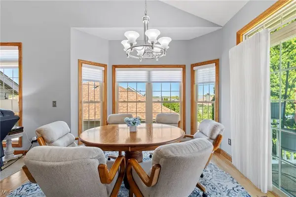 2643 Narrows WAY, Akron, OH 44312