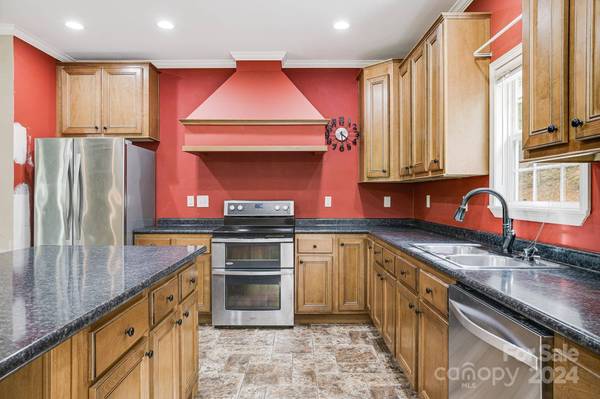 14 Tom Worley RD, Leicester, NC 28748