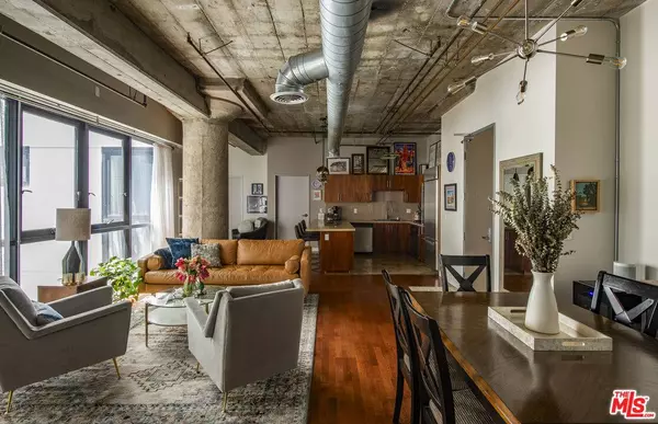 1100 S Grand Ave #A209, Los Angeles, CA 90015