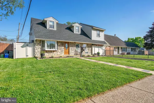 2935 NORMANDY DR, Philadelphia, PA 19154