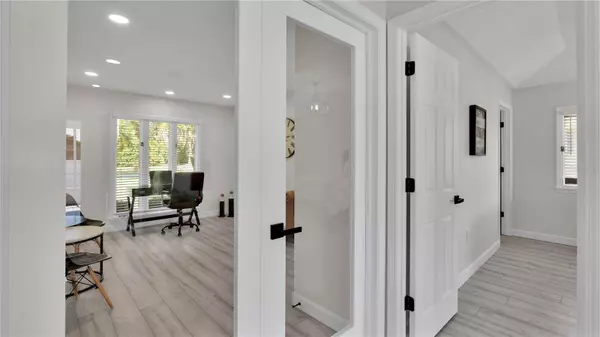 6632 ENGLELAKE DR, Lakeland, FL 33813