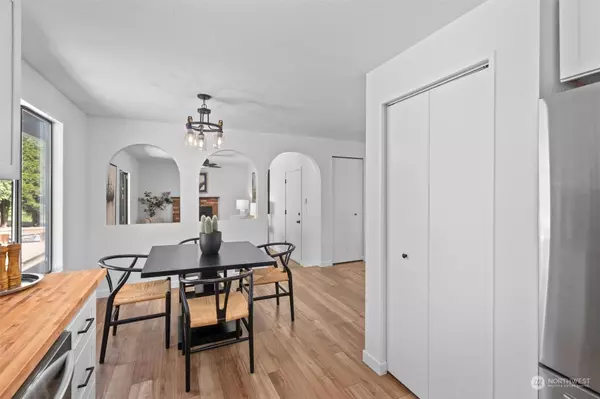 23018 61st AVE SE, Woodinville, WA 98072