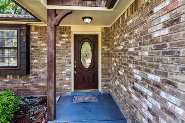 1803 Green Briar DR, Huntsville, TX 77340