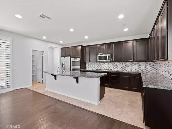 28354 Vista Del Rio DR, Valencia, CA 91354