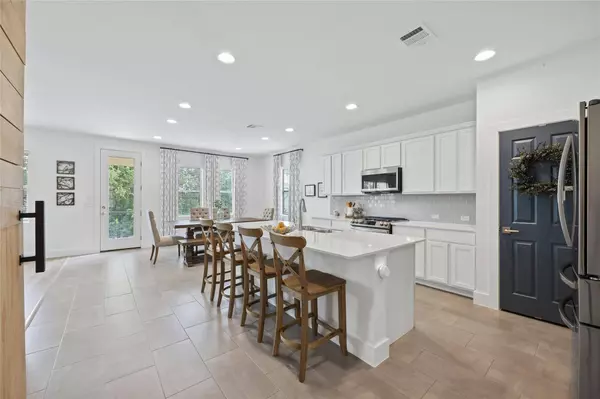 1932 Muhly Bush BND, Leander, TX 78641