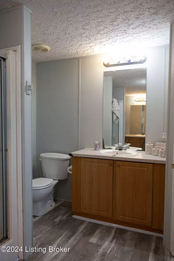 84 Thompson Hill Spur Rd, Hodgenville, KY 42748