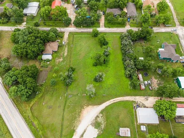709 E Spruce Street, West, TX 76691