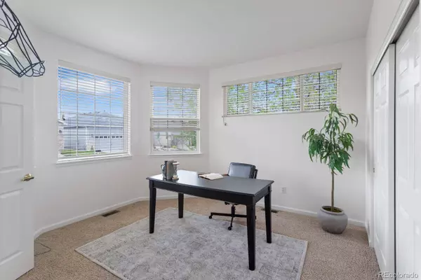 1819 Signature CT, Longmont, CO 80504