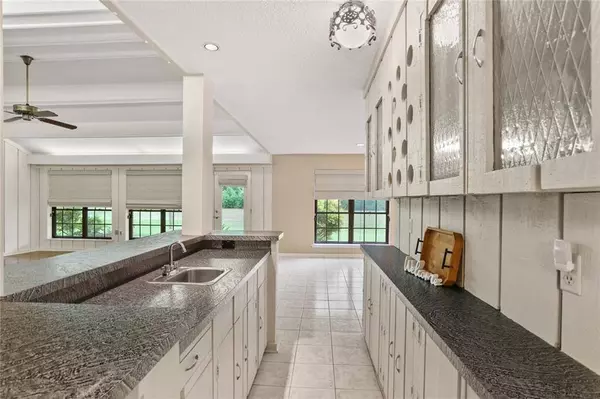 44 E LEVERT DR, Luling, LA 70070