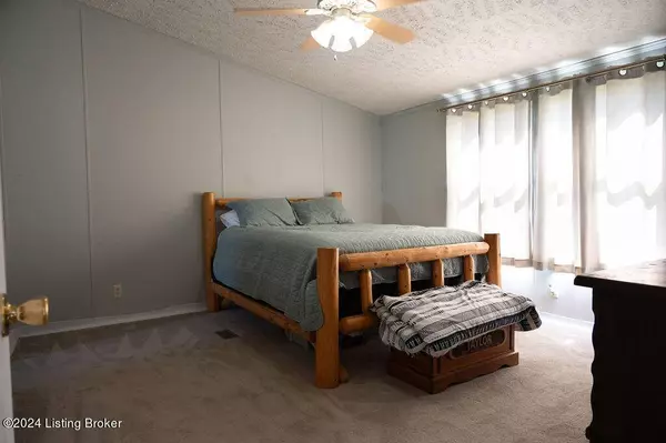 84 Thompson Hill Spur Rd, Hodgenville, KY 42748