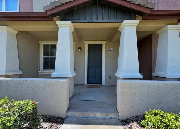 206 Blossom Rock LN #30, Folsom, CA 95630