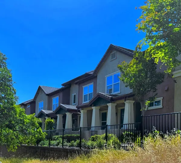 206 Blossom Rock LN #30, Folsom, CA 95630