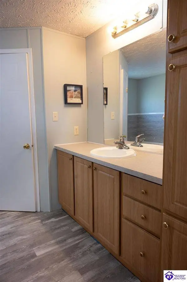 84 Thompson Hill Spur Road, Hodgenville, KY 42748