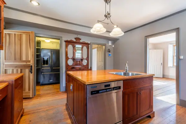 566 Simonsville RD, Andover, VT 05143