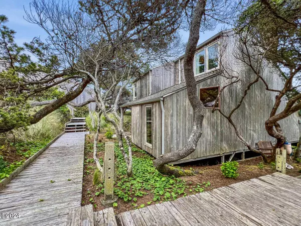 313 Salishan DR #E, Gleneden Beach, OR 97388