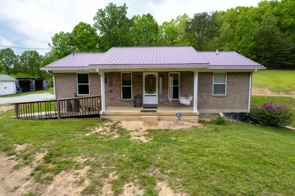 300 Jennings RD, Beattyville, KY 41311