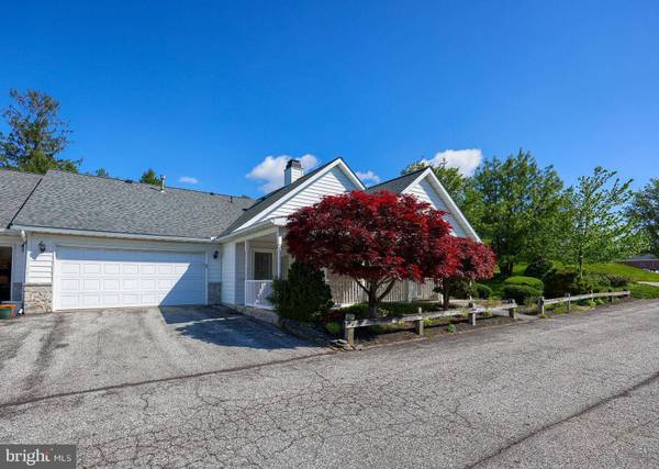 2114 BAYBERRY LN, York, PA 17403