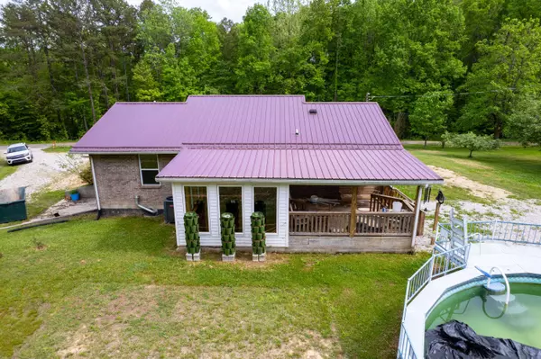 300 Jennings RD, Beattyville, KY 41311