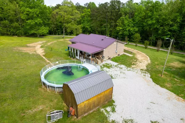 300 Jennings RD, Beattyville, KY 41311