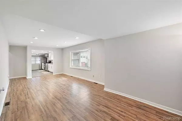 4143 FORBUSH Avenue, West Bloomfield, MI 48323