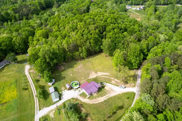 300 Jennings RD, Beattyville, KY 41311