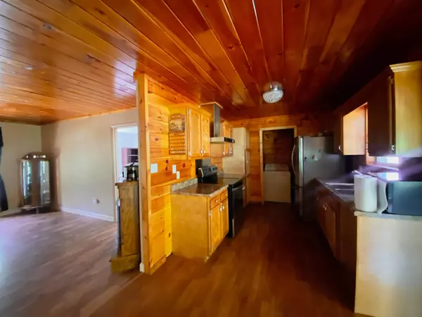 300 Jennings RD, Beattyville, KY 41311