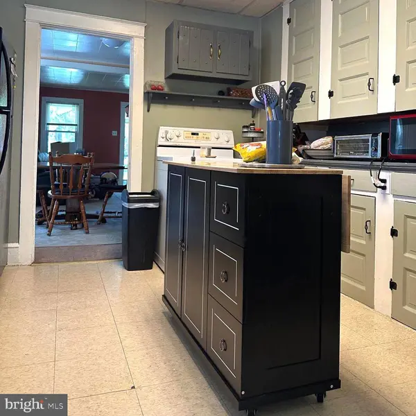 1449 W WHEAT RD, Vineland, NJ 08360