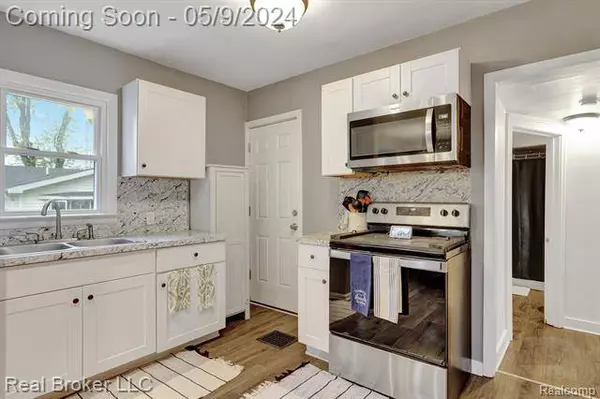 1493 E JUDD Road, Burton, MI 48529