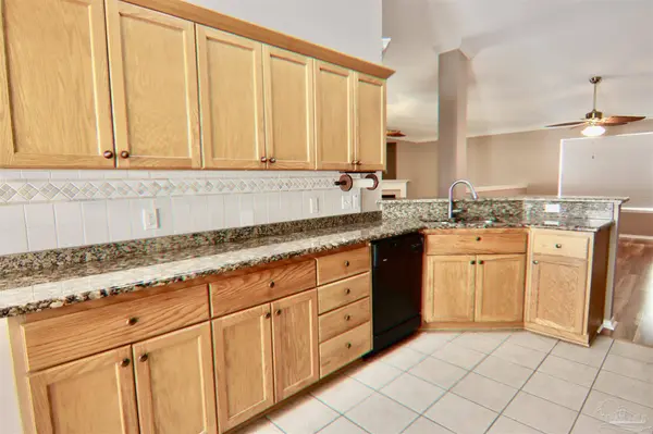775 Hanley Downs Dr, Cantonment, FL 32533