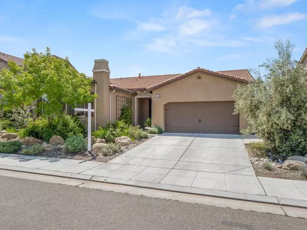 4044 Celeste Avenue, Clovis, CA 93619