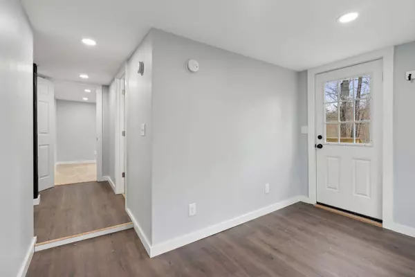 327 Quaker Ridge RD, Casco, ME 04015